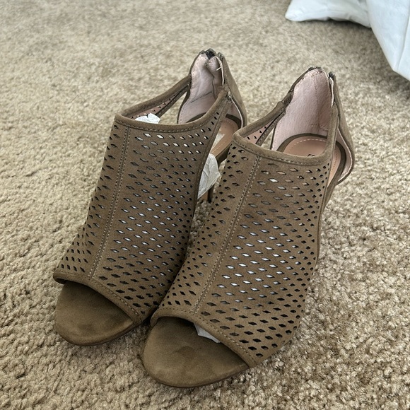 Style & Co. Shoes - Women’s size 7 Style & Co heels NWT